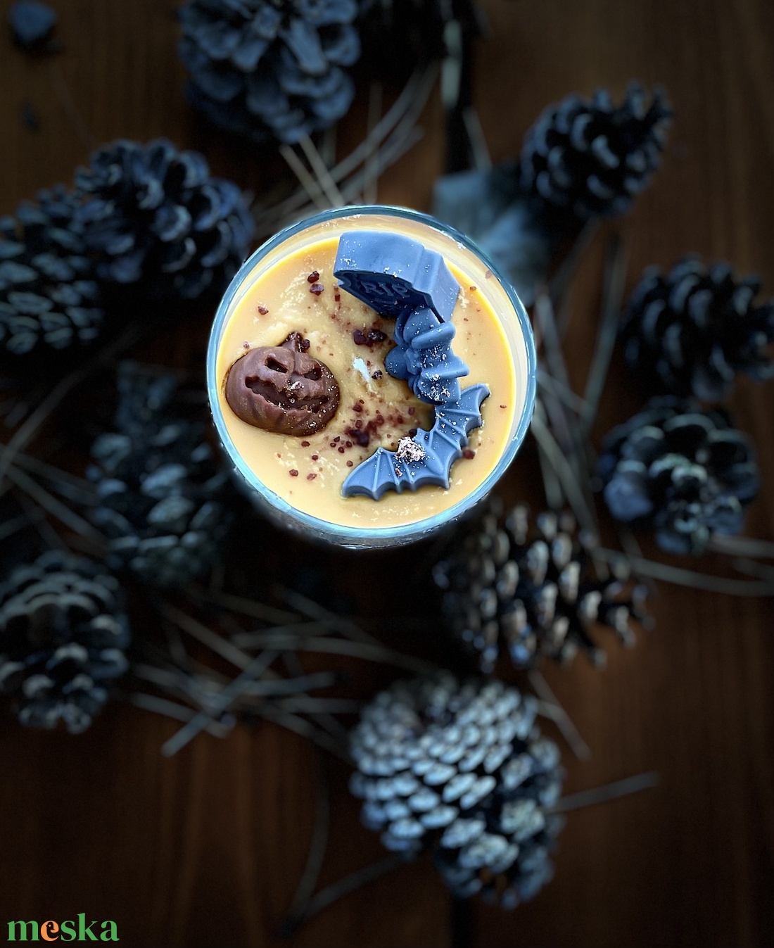Pumpkin Spirits � nagy Halloween szójagyertya tök színben, kézműves gyertya szellemes díszítéssel � őszi lakásdekoráció  - otthon & életmód - gyertya, illat, aroma - gyertya - Meska.hu