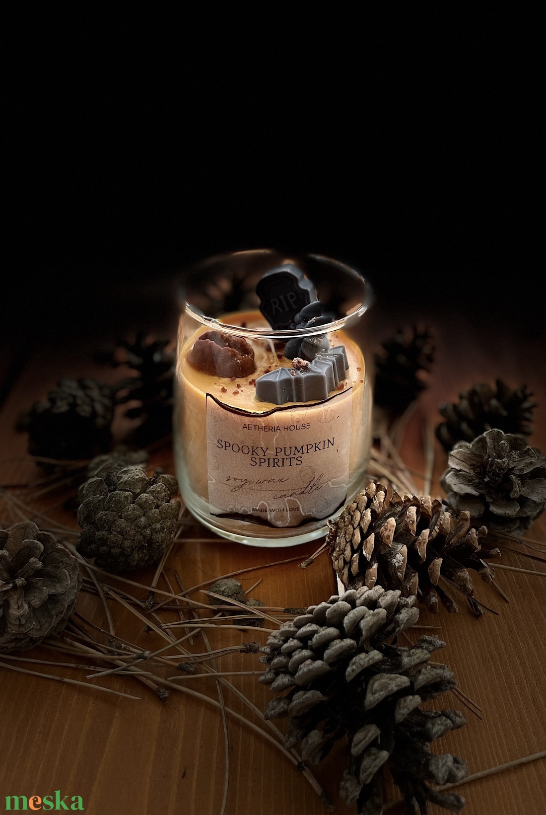 Pumpkin Spirits � nagy Halloween szójagyertya tök színben, kézműves gyertya szellemes díszítéssel � őszi lakásdekoráció  - otthon & életmód - gyertya, illat, aroma - gyertya - Meska.hu