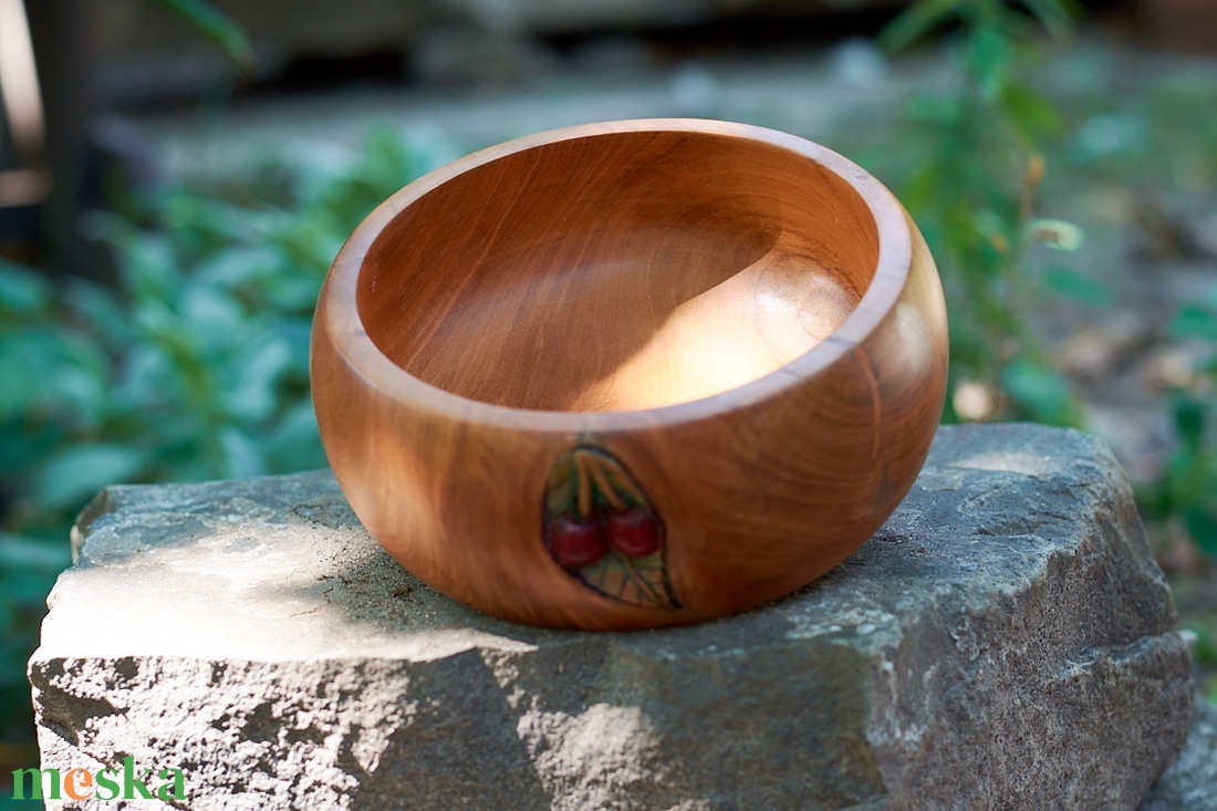 Nagyméretű esztergált cseresznye fa tál - otthon & életmód - dekoráció - asztal és polc dekoráció - dekorációs tál, tartó - Meska.hu