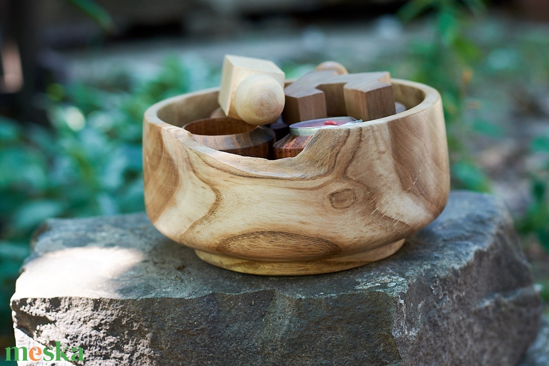 Esztergált fa tál - otthon & életmód - dekoráció - asztal és polc dekoráció - dekorációs tál, tartó - Meska.hu