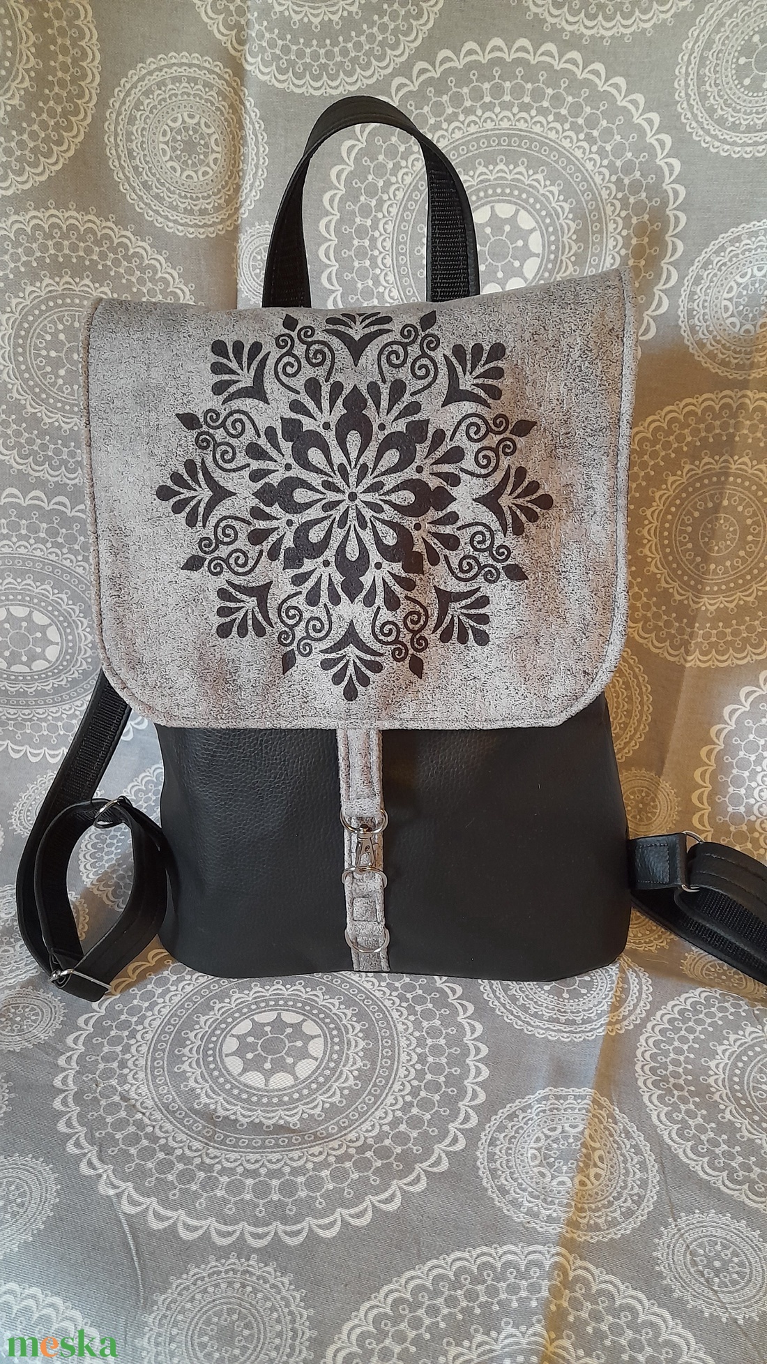 Mandalás  fekete-szürke hátitáska - táska & tok - hátizsák - hátizsák - Meska.hu