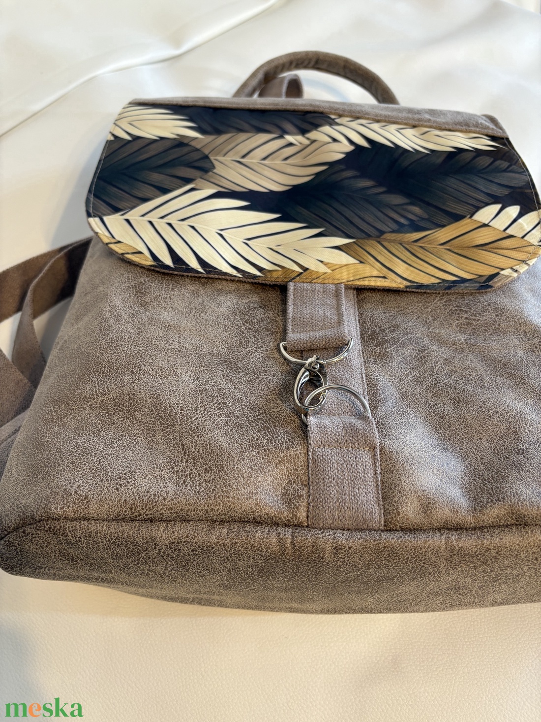 Drapp hátitáska egyedi mintával - táska & tok - hátizsák - hátizsák - Meska.hu