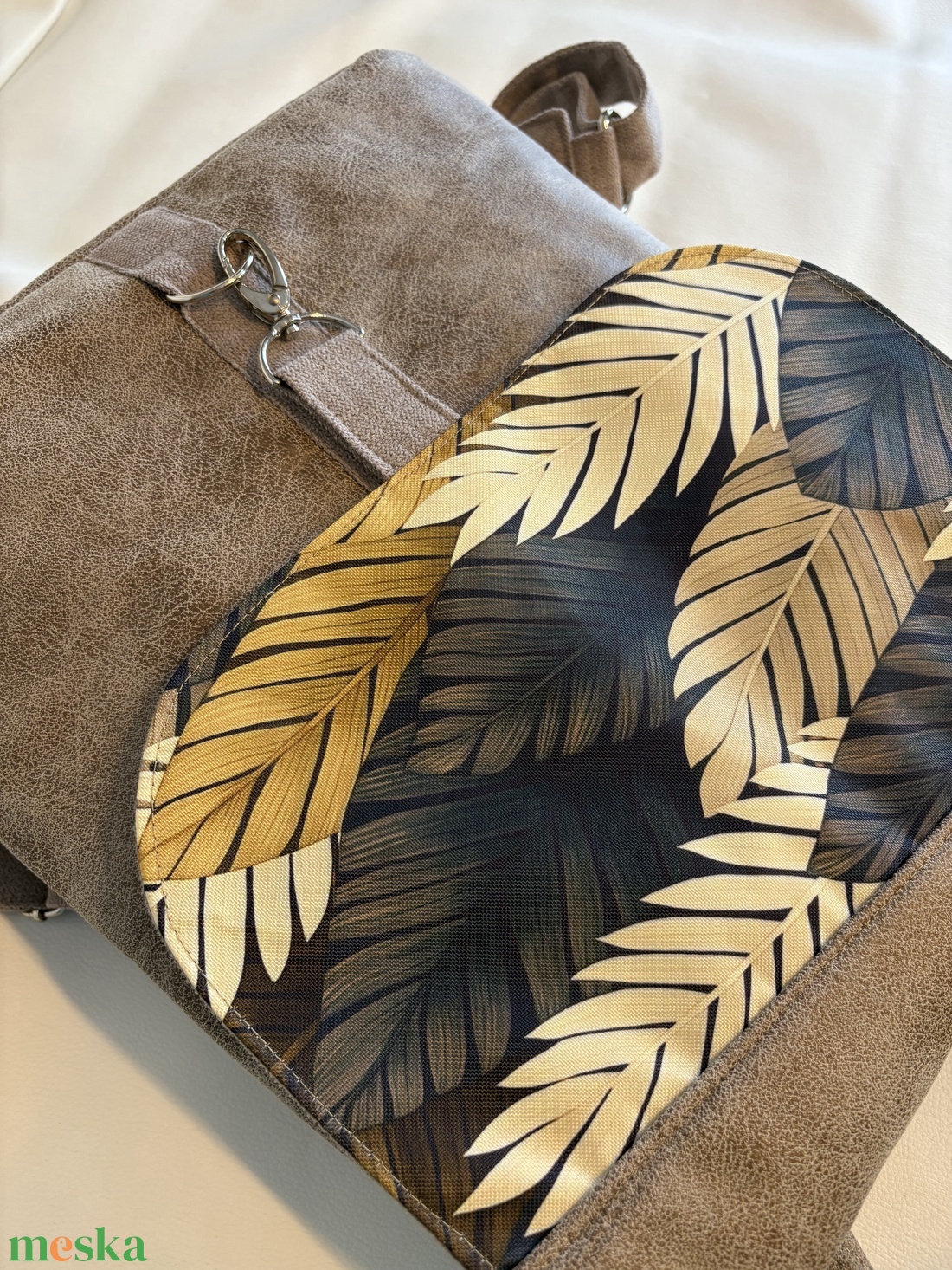 Drapp hátitáska egyedi mintával - táska & tok - hátizsák - hátizsák - Meska.hu