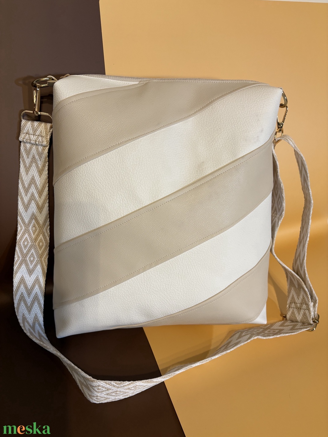 Csíkos oldaltáska  - táska & tok - kézitáska & válltáska - kézitáska - Meska.hu