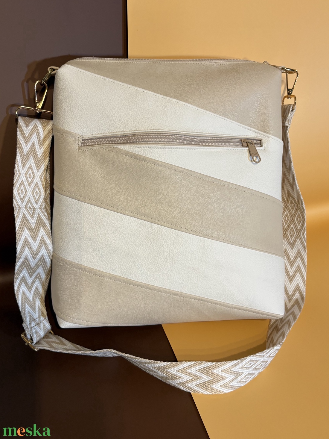 Csíkos oldaltáska  - táska & tok - kézitáska & válltáska - kézitáska - Meska.hu