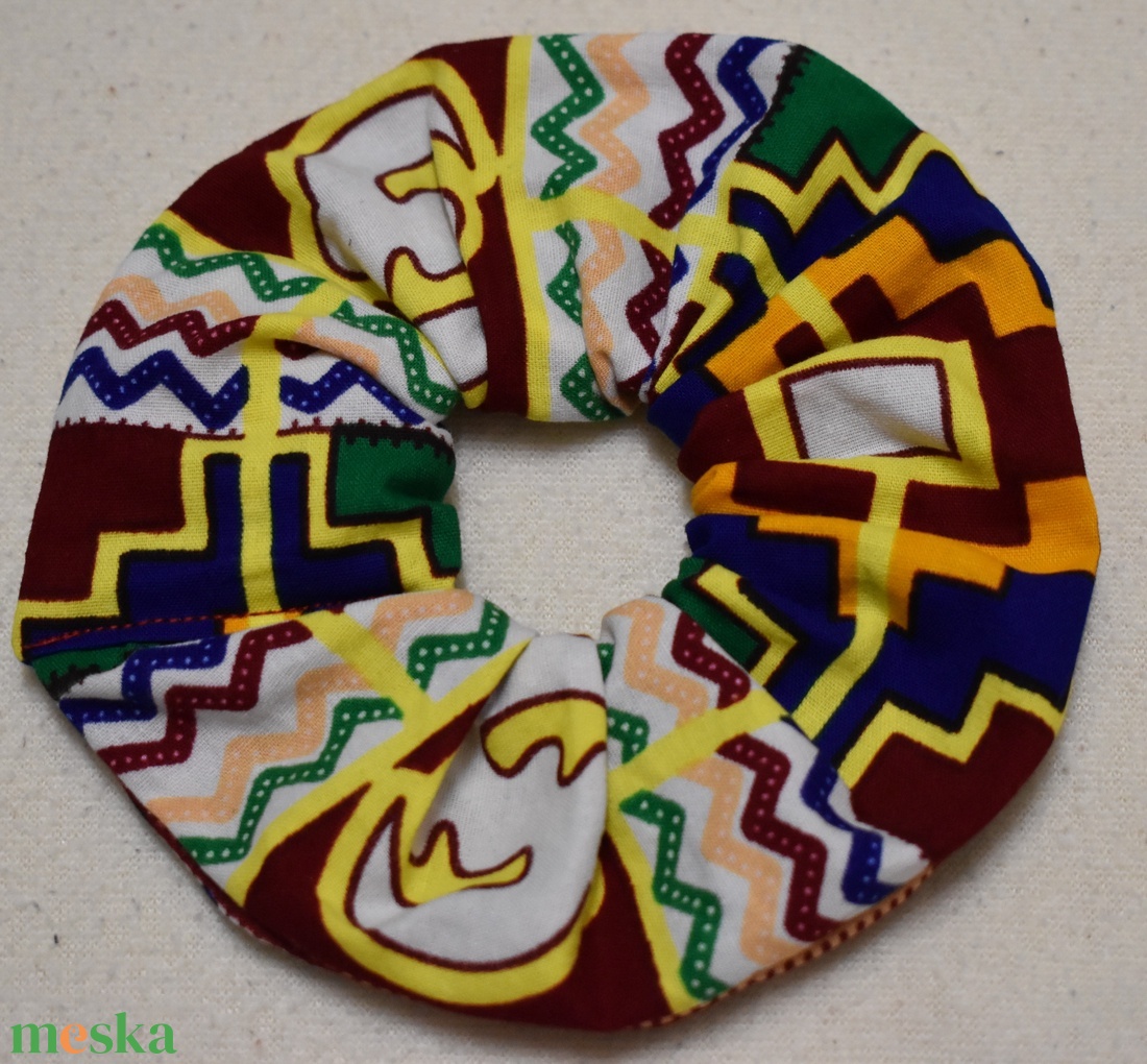Kék Adinkra scrunchie - ruha & divat - hajdísz & hajcsat - hajgumi - Meska.hu Kék Adinkra scrunchie - ruha & divat - hajdísz & hajcsat - hajgumi - Meska.hu