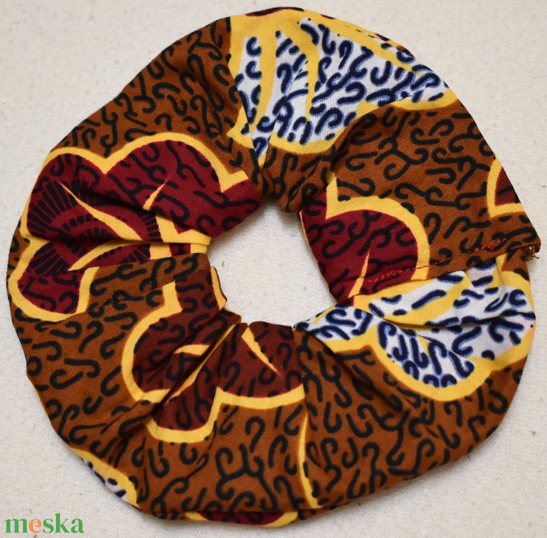 Esküvő virága scrunchie - ruha & divat - hajdísz & hajcsat - hajgumi - Meska.hu