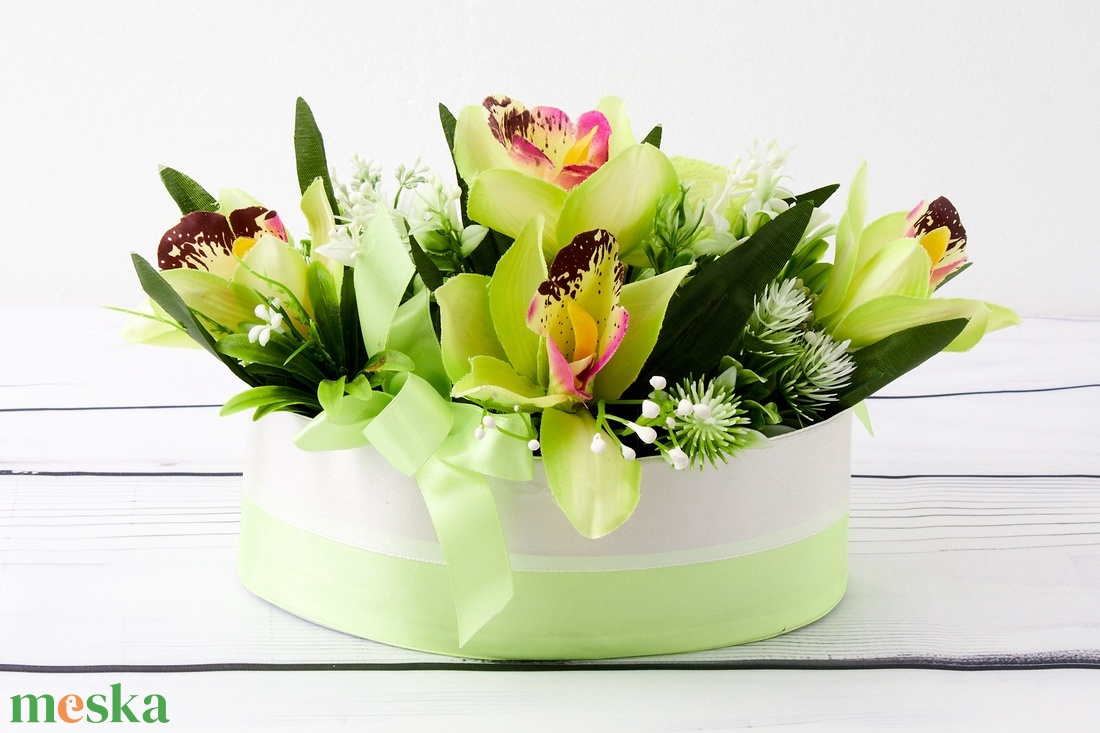 Orchideás virágdoboz - esküvő - dekoráció - asztaldísz - Meska.hu Orchideás virágdoboz - esküvő - dekoráció - asztaldísz - Meska.hu