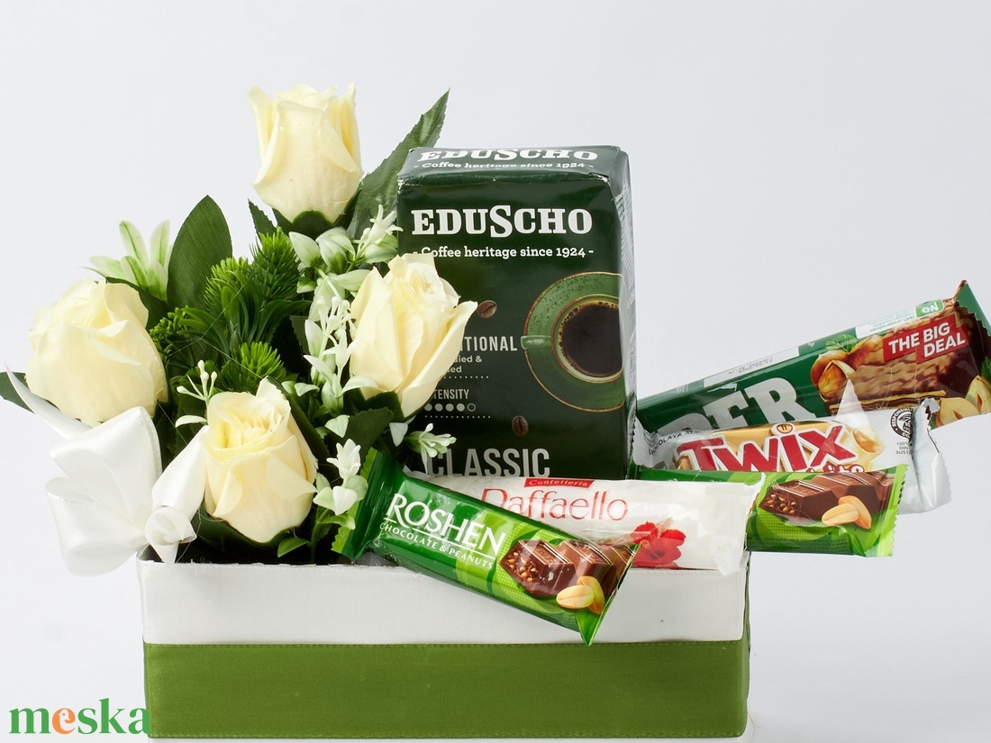 Ajándék csomag rózsa díszítéssel - élelmiszer - édesség - Meska.hu Ajándék csomag rózsa díszítéssel - élelmiszer - édesség - Meska.hu