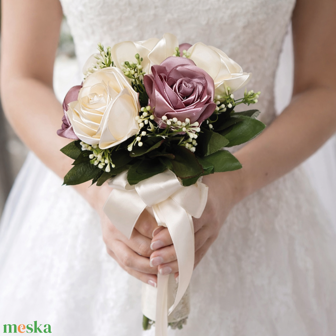 Ekrü mályva rózsacsokor - esküvő - menyasszonyi- és dobócsokor - Meska.hu