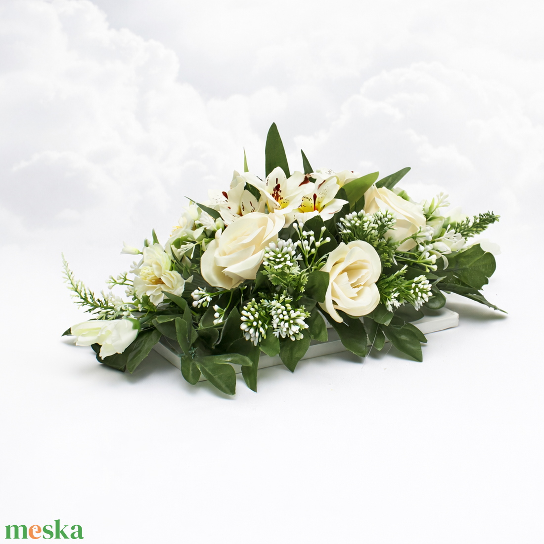 Elegáns krém rózsás asztaldísz - otthon & életmód - dekoráció - asztal és polc dekoráció - asztaldísz - Meska.hu