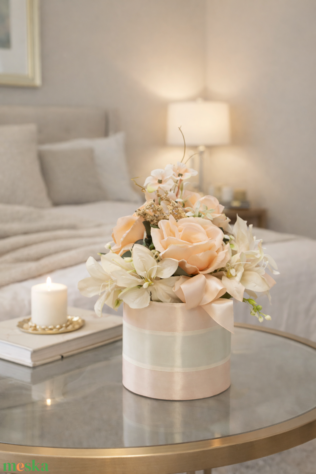 Elegáns barack rózsás virágbox krém liliomokkal � romantikus virágdoboz ajándék  - esküvő - dekoráció - asztaldísz - Meska.hu