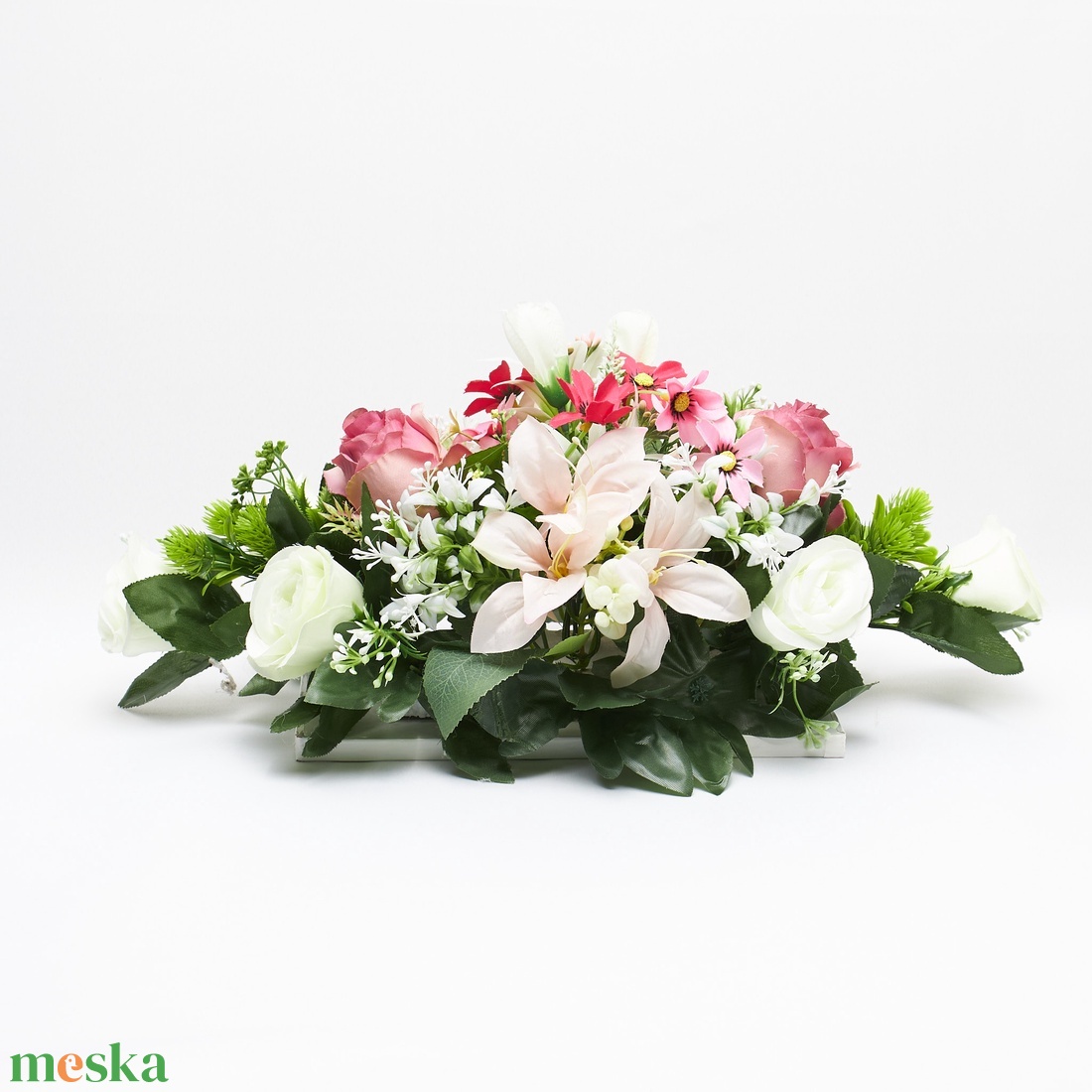 Elegáns rózsás virágkompozíció, asztaldísz ,romantikus dekoráció - otthon & életmód - dekoráció - asztal és polc dekoráció - asztaldísz - Meska.hu