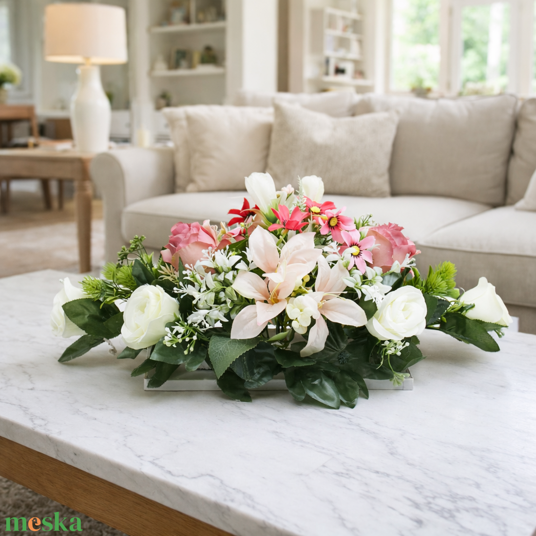 Elegáns rózsás virágkompozíció, asztaldísz ,romantikus dekoráció - otthon & életmód - dekoráció - asztal és polc dekoráció - asztaldísz - Meska.hu