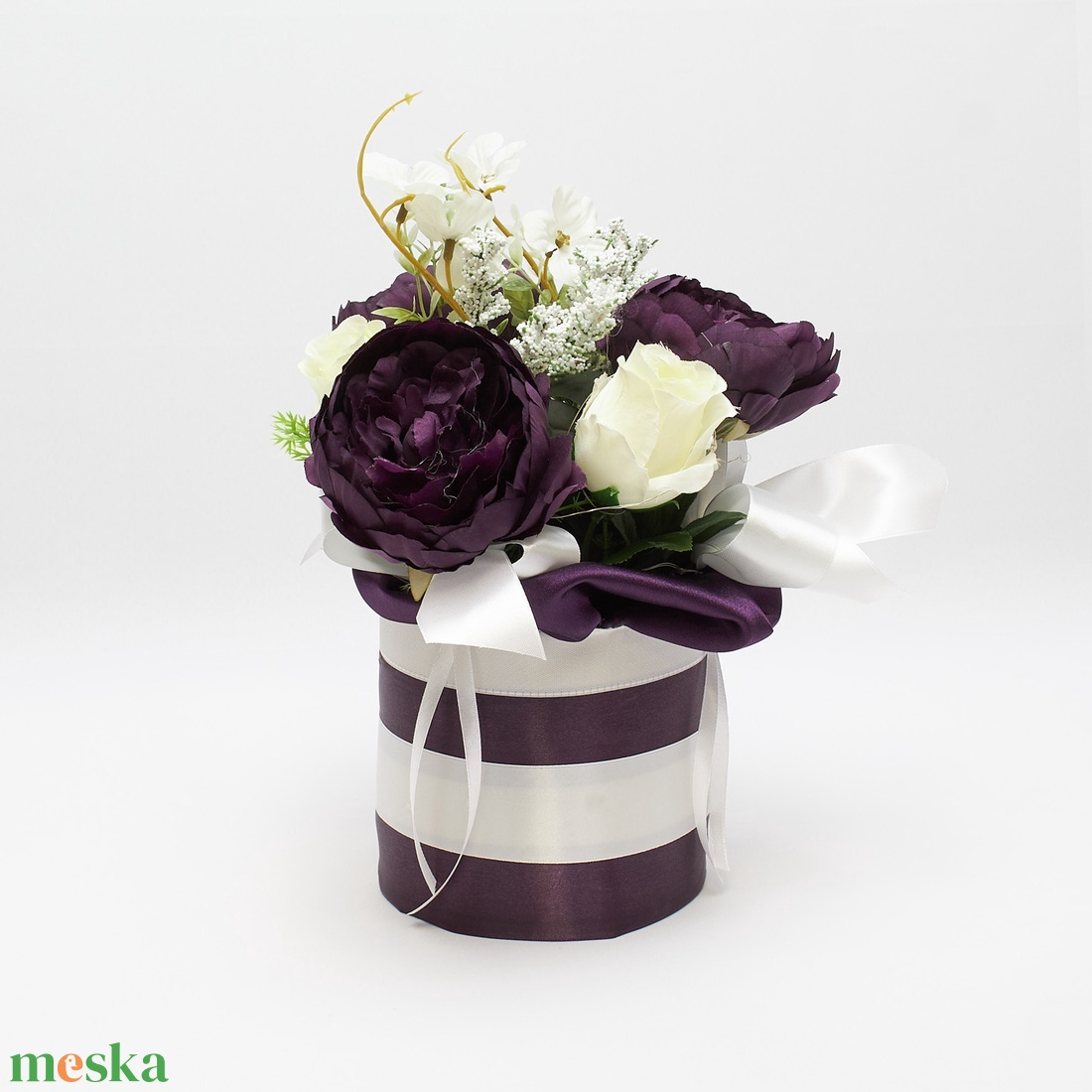 Elegáns virágbox lila és krém színvilágban - otthon & életmód - dekoráció - asztal és polc dekoráció - asztaldísz - Meska.hu