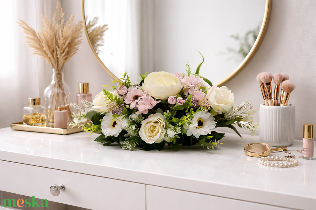 Elegáns virágos asztaldísz � romantikus rózsás virágkompozíció   - otthon & életmód - dekoráció - asztal és polc dekoráció - asztaldísz - Meska.hu