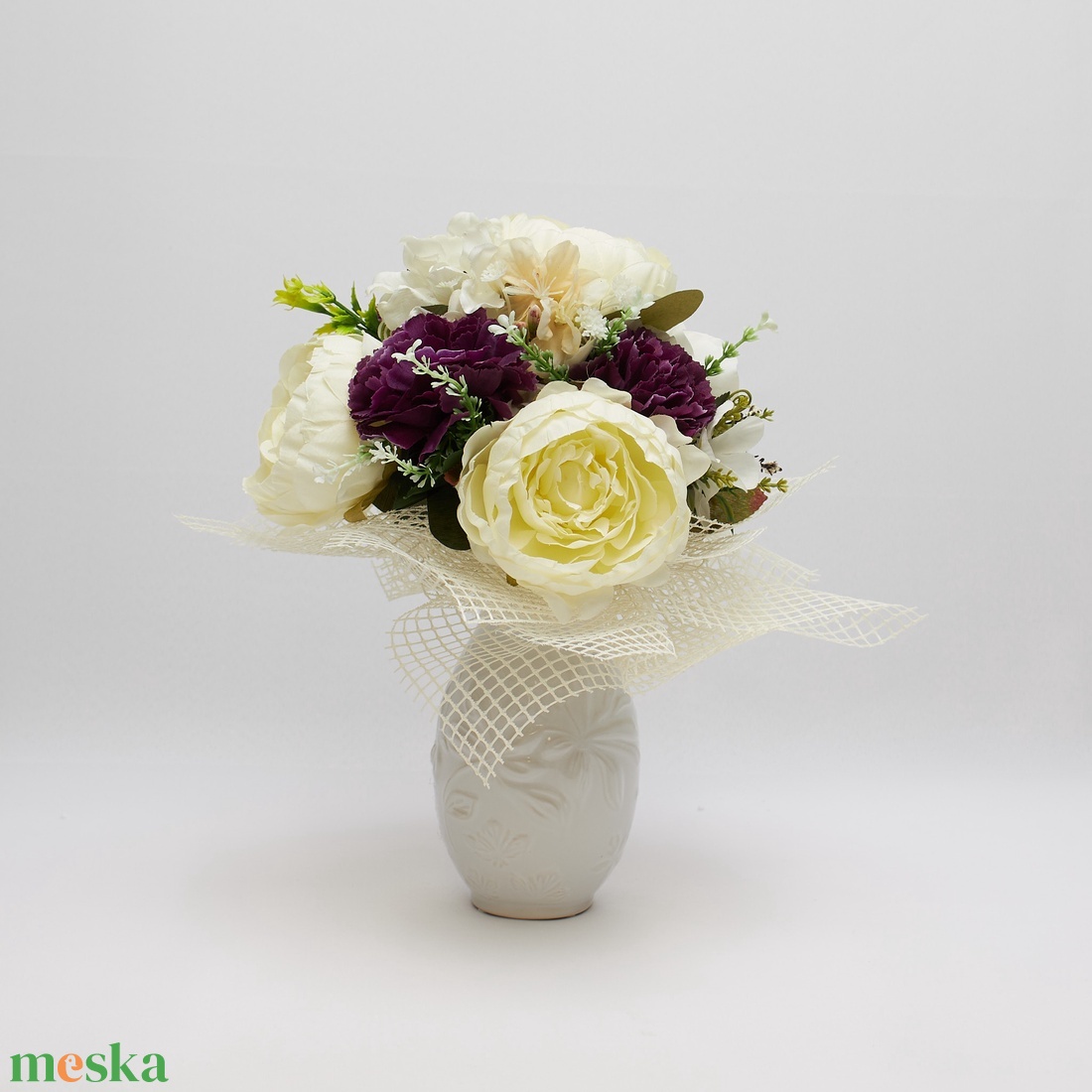 Elegáns rózsás virágdísz vázában � romantikus lakásdekoráció - otthon & életmód - dekoráció - asztal és polc dekoráció - asztaldísz - Meska.hu