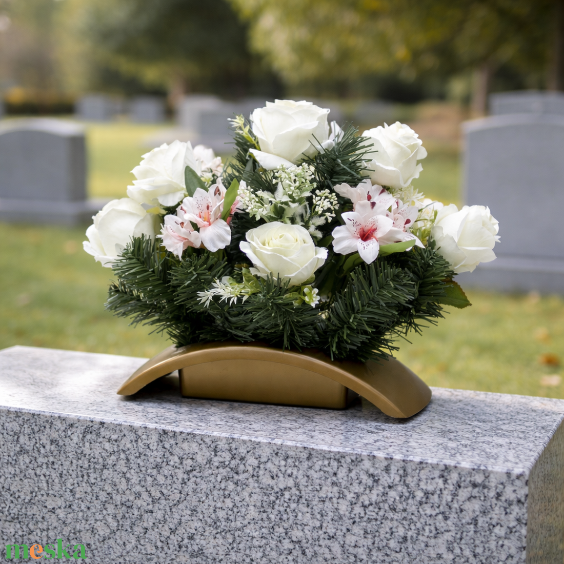 Elegáns fehér rózsás virágkompozíció � időtálló dekoráció - otthon & életmód - vallás - temetkezési tárgy - sírdísz, kegyeleti dísz - Meska.hu