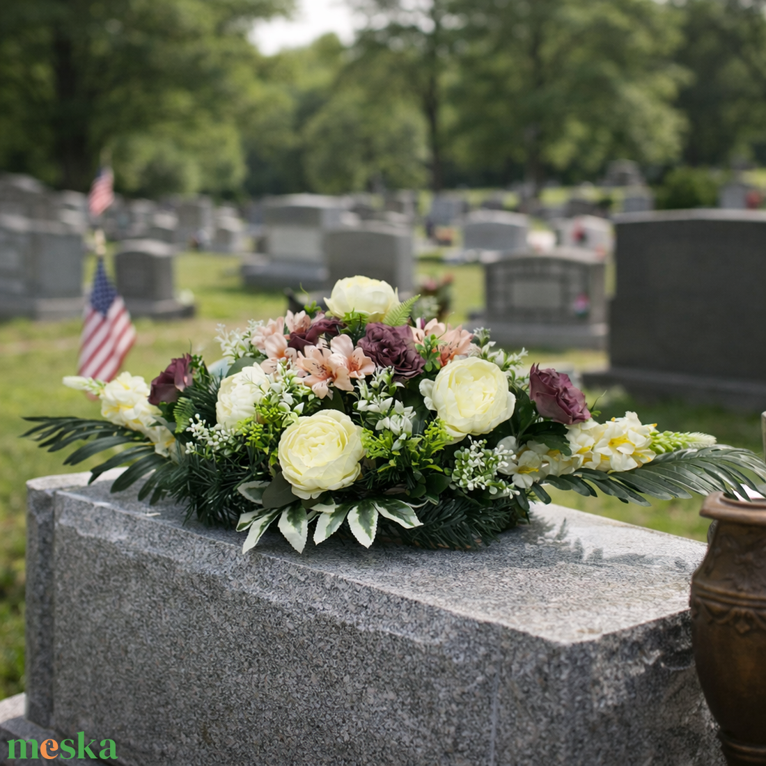 Elegáns rózsás sírdísz � kegyeleti virágkompozíció krém és bordó virágokkal - otthon & életmód - vallás - temetkezési tárgy - sírdísz, kegyeleti dísz - Meska.hu