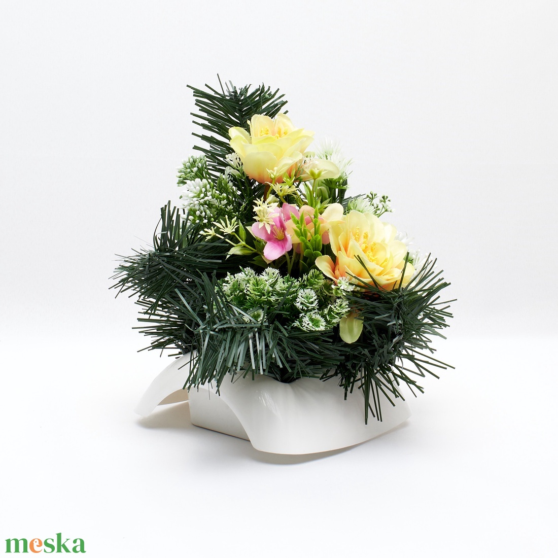 Sárga virágos temetői dísz zöld örökzölddel - otthon & életmód - vallás - temetkezési tárgy - sírdísz, kegyeleti dísz - Meska.hu