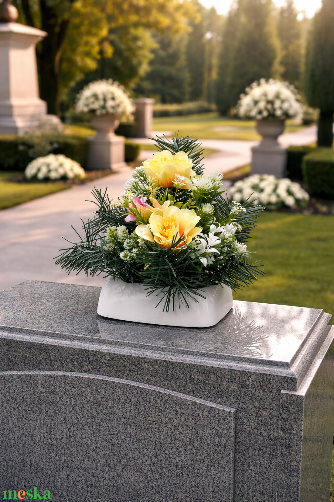 Sárga virágos temetői dísz zöld örökzölddel - otthon & életmód - vallás - temetkezési tárgy - sírdísz, kegyeleti dísz - Meska.hu