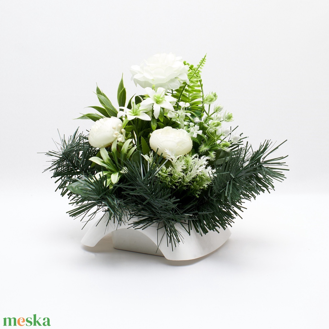 Fehér temetői dísz zöld kiegészítőkkel - otthon & életmód - vallás - temetkezési tárgy - sírdísz, kegyeleti dísz - Meska.hu