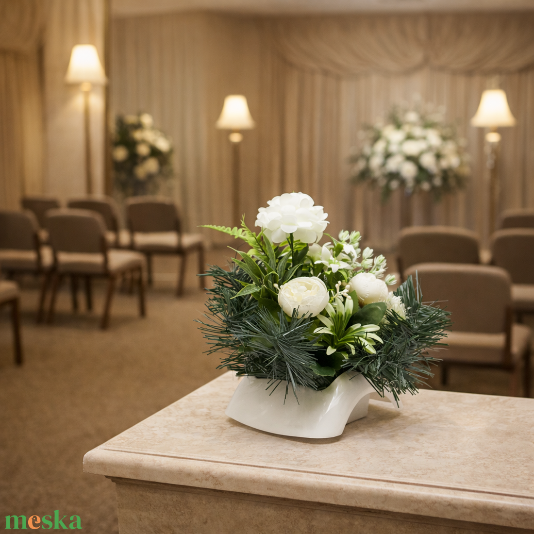 Fehér temetői dísz zöld kiegészítőkkel - otthon & életmód - vallás - temetkezési tárgy - sírdísz, kegyeleti dísz - Meska.hu