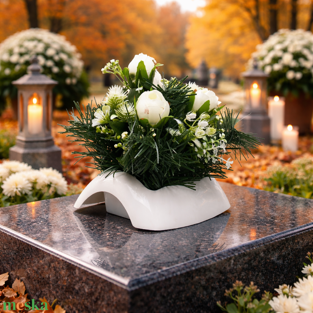 Fehér rózsás temetői dísz örökzöld alapon - otthon & életmód - vallás - temetkezési tárgy - sírdísz, kegyeleti dísz - Meska.hu