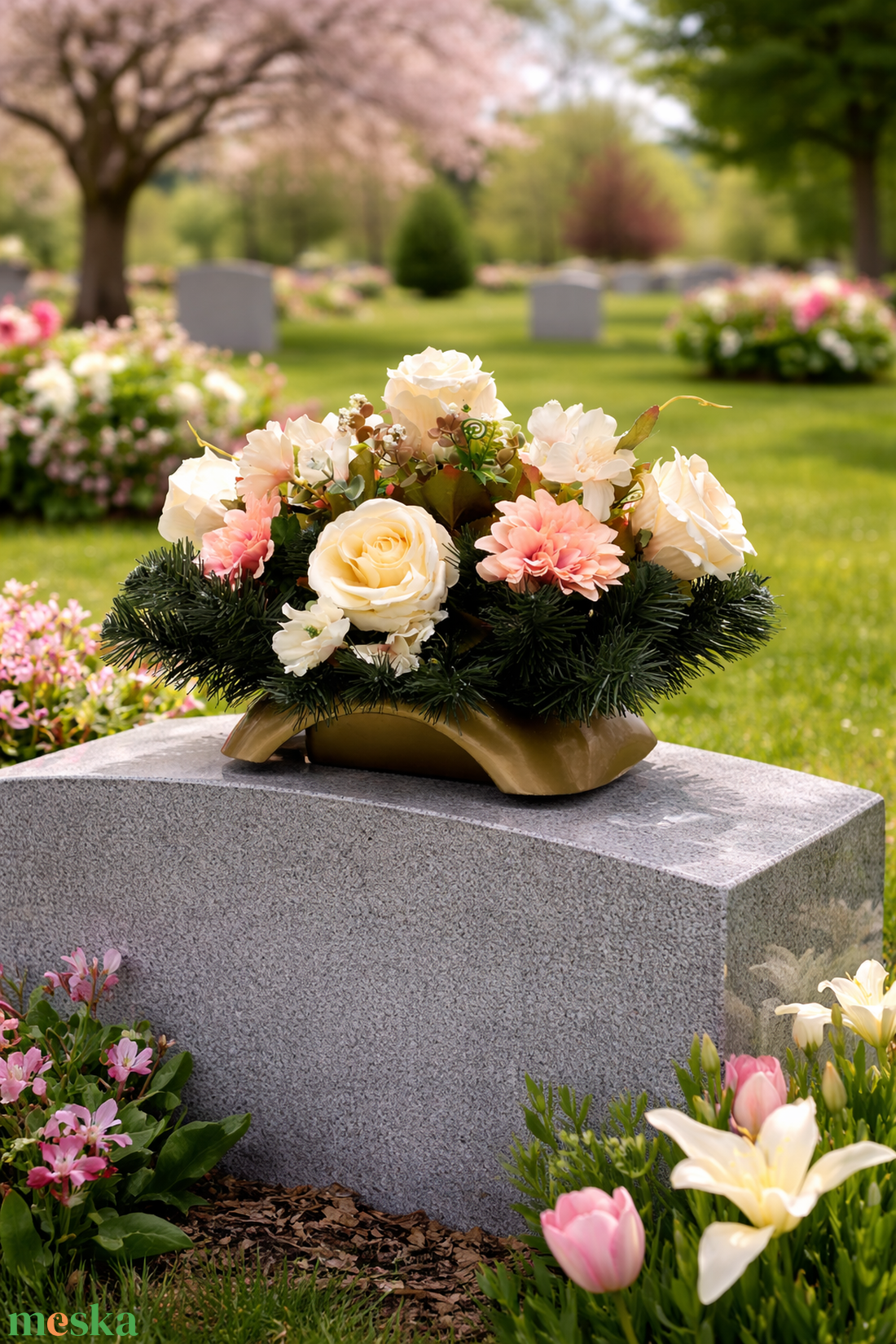 Barack�krém romantikus sírdísz művirágokkal - otthon & életmód - vallás - temetkezési tárgy - sírdísz, kegyeleti dísz - Meska.hu