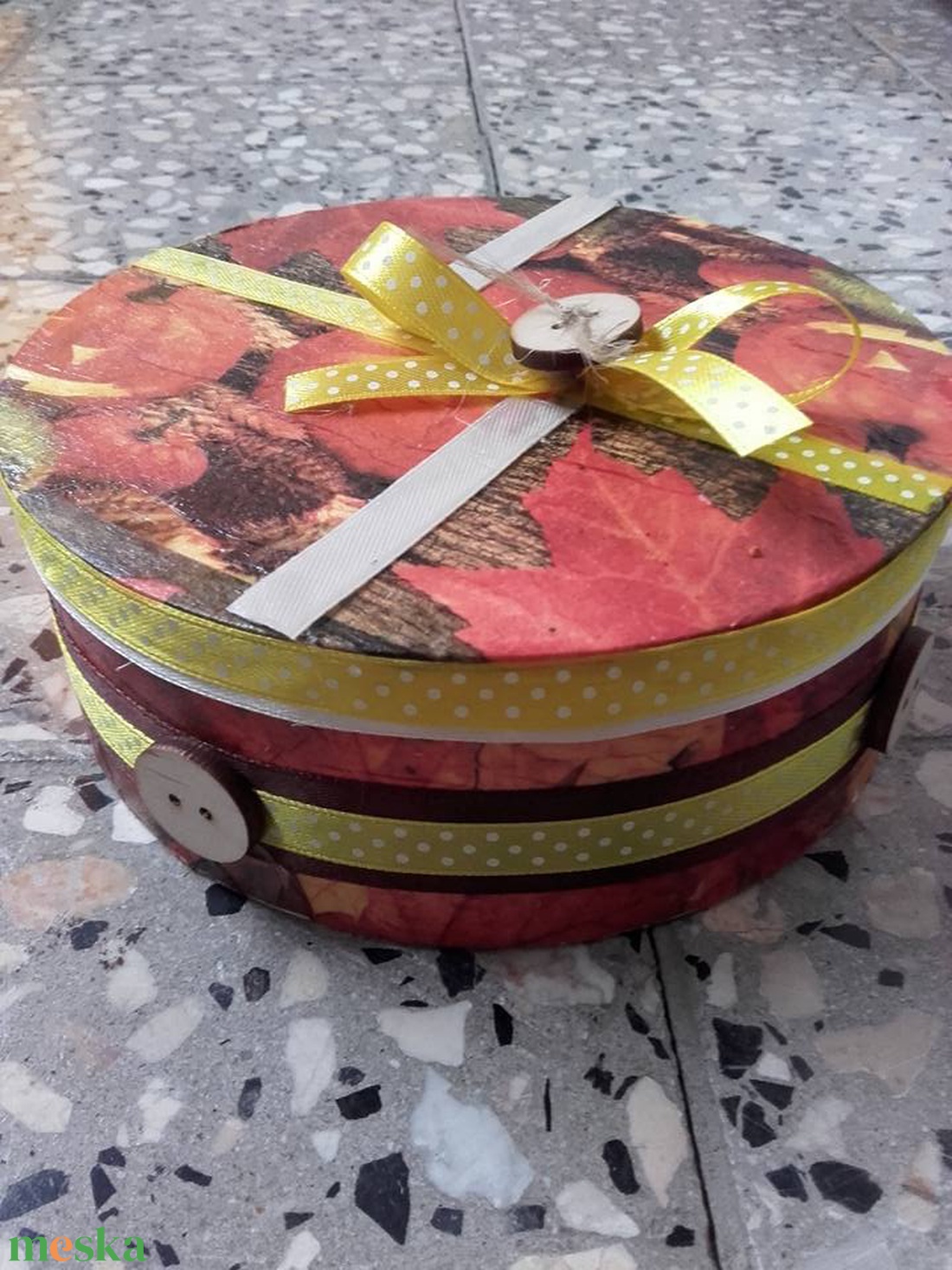 ŐSZI KINCSEK DOBOZA kerek doboz,tároló - otthon & lakás - dekoráció - díszdoboz - Meska.hu ŐSZI KINCSEK DOBOZA kerek doboz,tároló - otthon & lakás - dekoráció - díszdoboz - Meska.hu