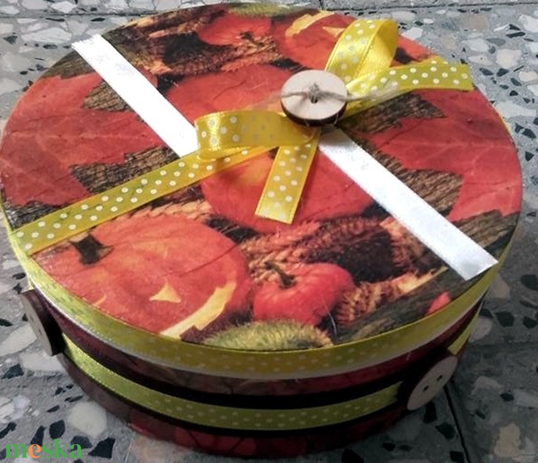 ŐSZI KINCSEK DOBOZA kerek doboz,tároló - otthon & lakás - dekoráció - díszdoboz - Meska.hu ŐSZI KINCSEK DOBOZA kerek doboz,tároló - otthon & lakás - dekoráció - díszdoboz - Meska.hu