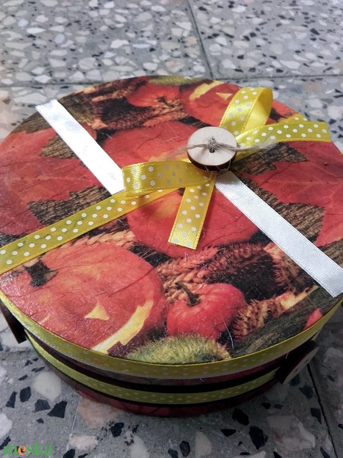 ŐSZI KINCSEK DOBOZA kerek doboz,tároló - otthon & lakás - dekoráció - díszdoboz - Meska.hu ŐSZI KINCSEK DOBOZA kerek doboz,tároló - otthon & lakás - dekoráció - díszdoboz - Meska.hu