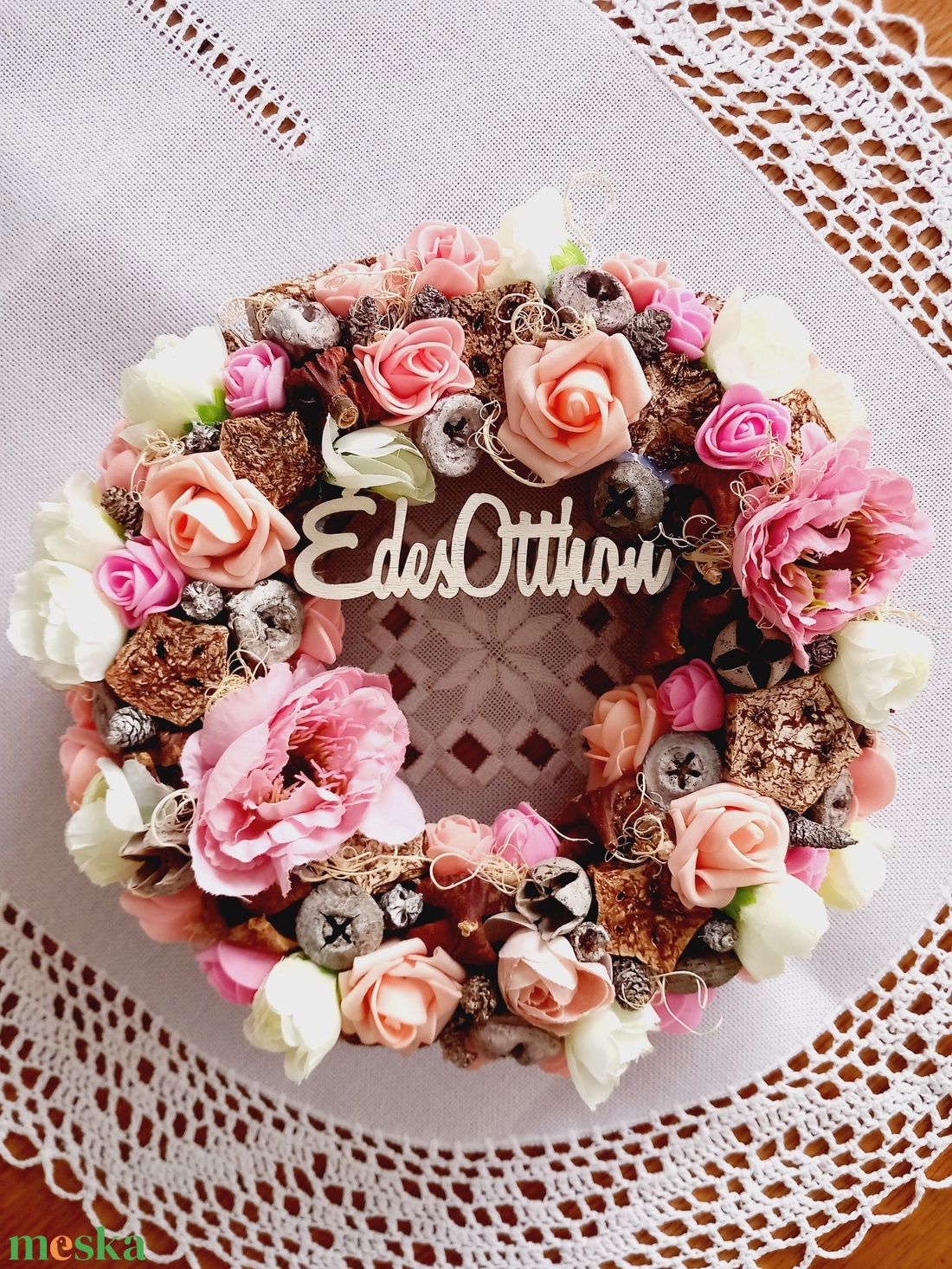 ÉDES OTTHON virágos ajtódísz, kopogtató, falidísz - otthon & életmód - dekoráció - ajtó- és ablak dekoráció - ajtódísz & kopogtató - Meska.hu ÉDES OTTHON virágos ajtódísz, kopogtató, falidísz - otthon & életmód - dekoráció - ajtó- és ablak dekoráció - ajtódísz & kopogtató - Meska.hu