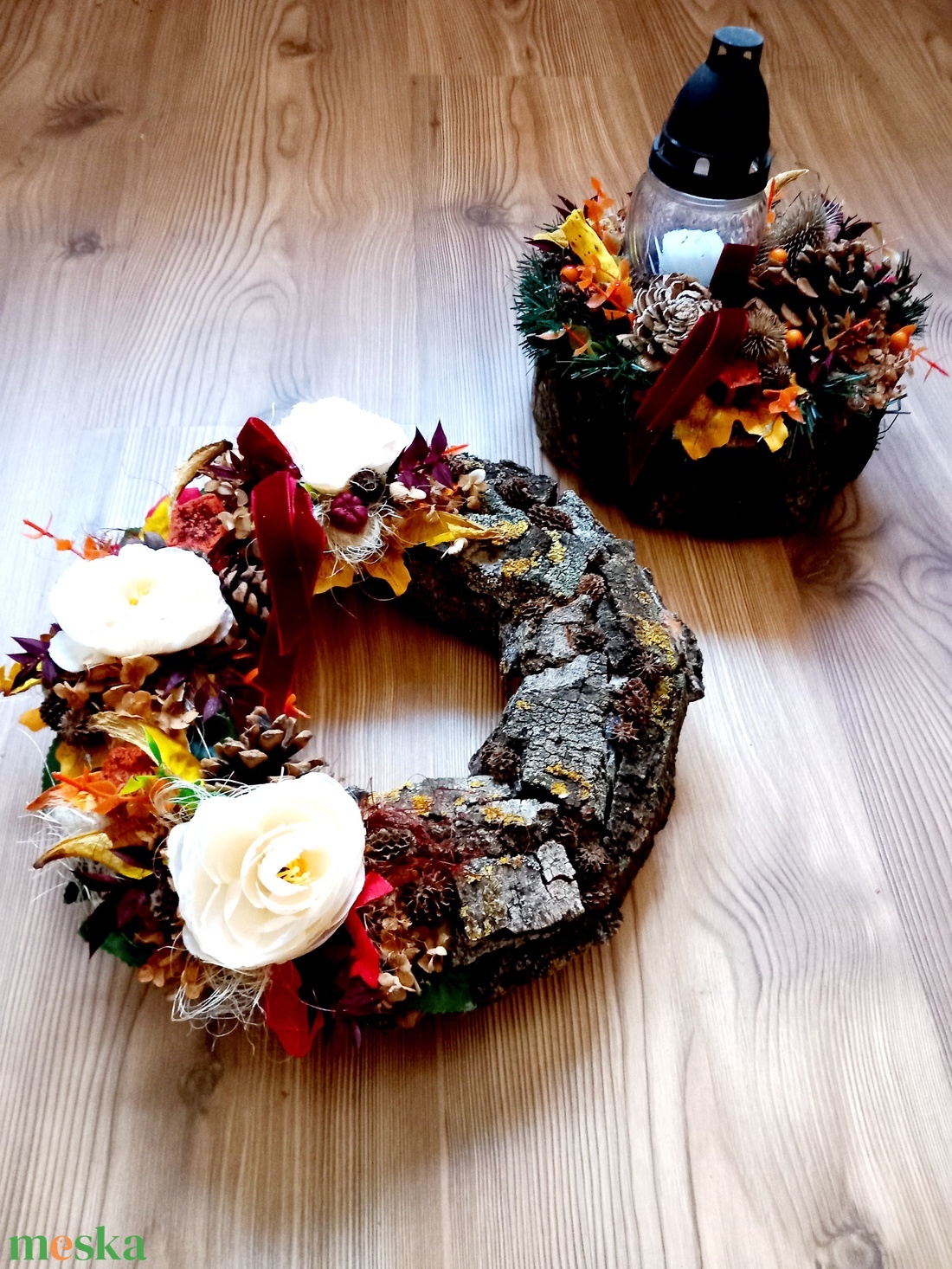 MINDENSZENTEK sírdísz, sírkoszorú, kegyeleti dísz, őszi koszorú, kegyeleti koszorú, halottak napjafalidísz  - otthon & életmód - vallás - temetkezési tárgy - sírkoszorú, kegyeleti koszorú - Meska.hu