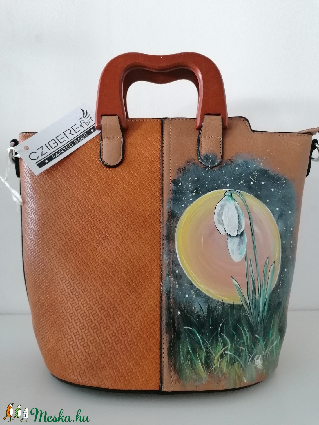 Esti hóvirág-kézzel festett táska fa fogóval - táska & tok - kézitáska & válltáska - kézitáska - Meska.hu