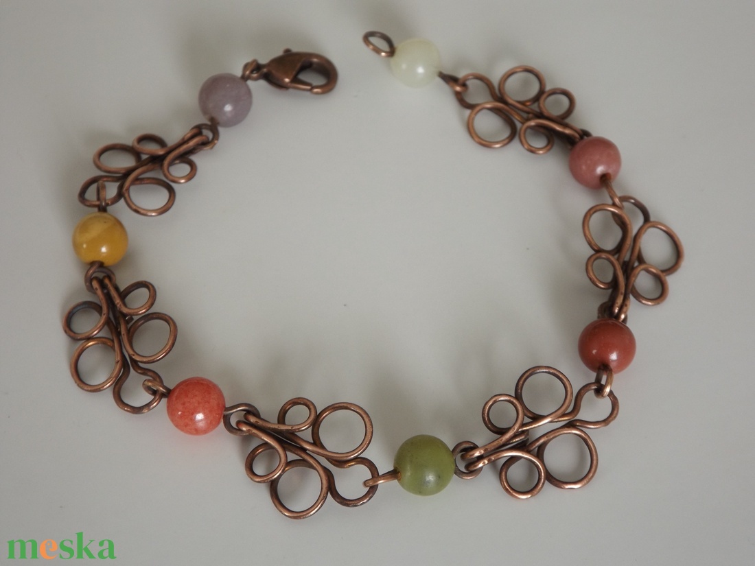 Lepketánc vörösréz karkötő, drótékszer, handmade, színes, ásvány, ajándék, nőnek, lánynak - ékszer - karkötő - karperec - Meska.hu
