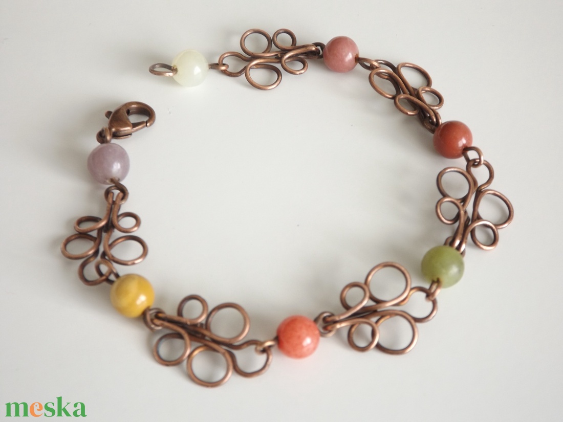 Lepketánc vörösréz karkötő, drótékszer, handmade, színes, ásvány, ajándék, nőnek, lánynak - ékszer - karkötő - karperec - Meska.hu