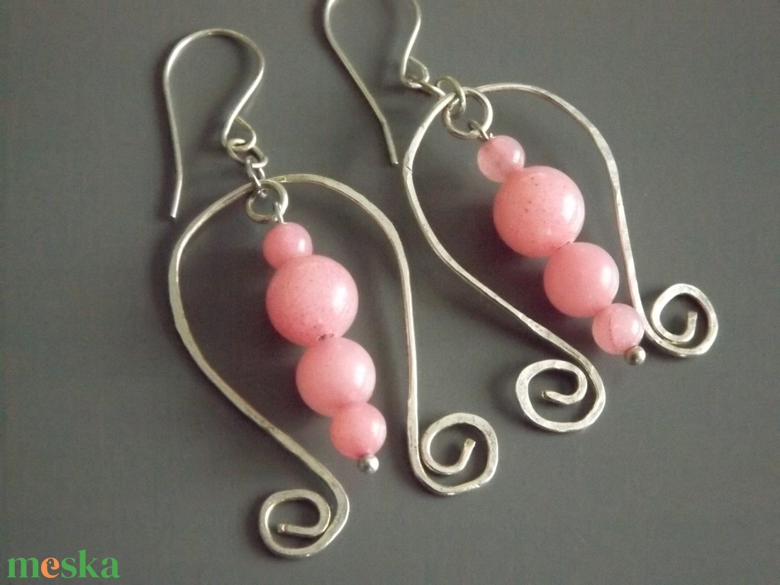 Termő tulipán- ezüstözött jáde fülbevaló, tavasz, drótékszer, pink, rózsaszín, ajándék, nőnek, lánynak - ékszer - fülbevaló - lógó fülbevaló - Meska.hu Termő tulipán- ezüstözött jáde fülbevaló, tavasz, drótékszer, pink, rózsaszín, ajándék, nőnek, lánynak - ékszer - fülbevaló - lógó fülbevaló - Meska.hu