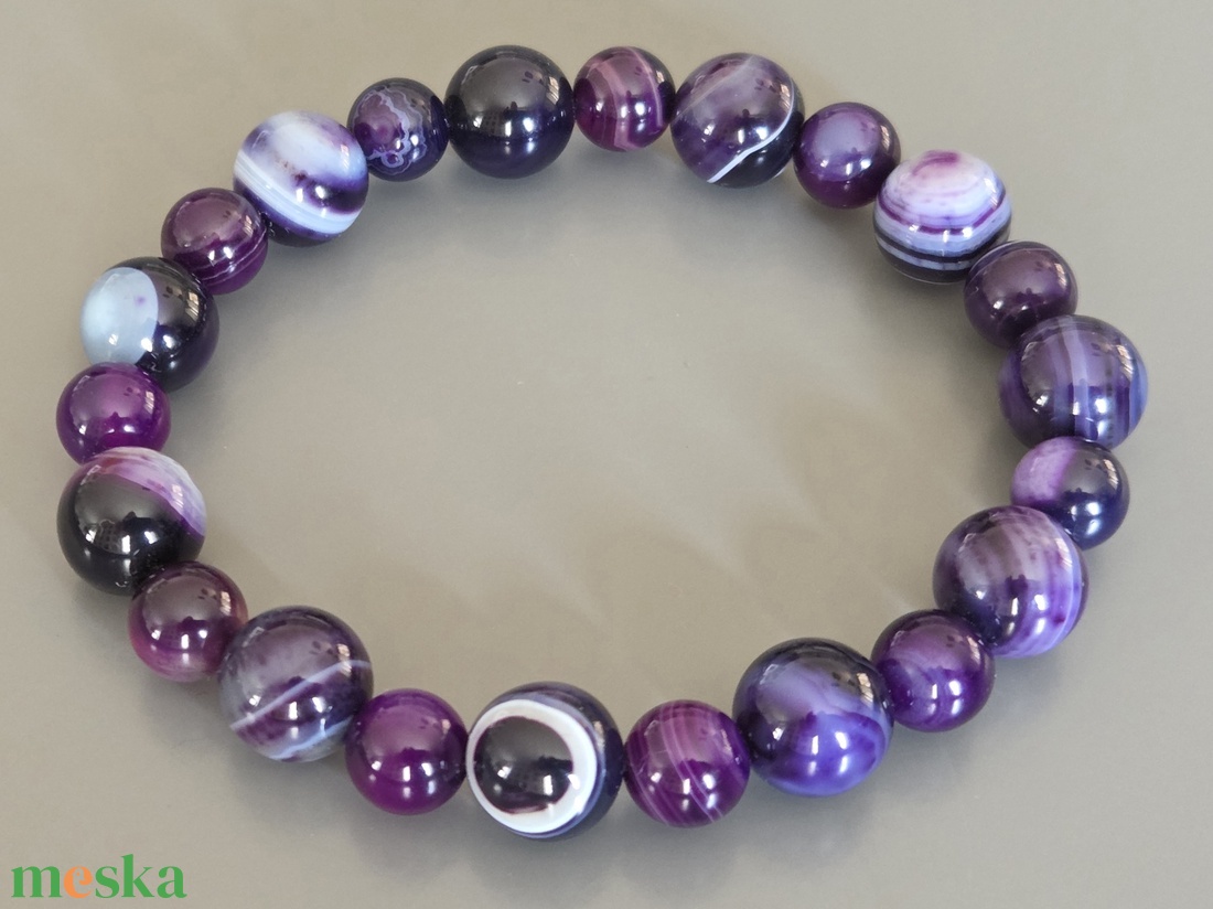 Sávos lila achát karkötő, ajándék, nőnek, lánynak - ékszer - karkötő - gyöngyös karkötő - Meska.hu