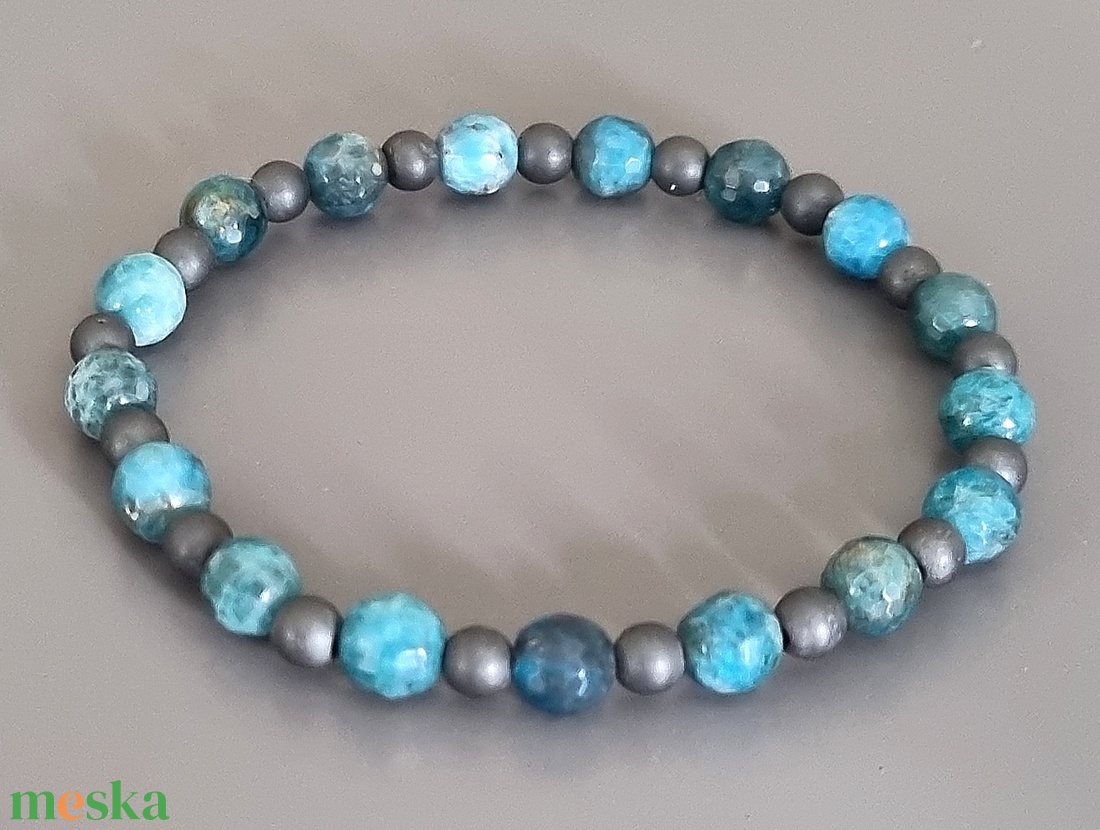 Apatit és hematit karkötő, ásvány, drágakő, ékszer, pasztell, ajándék, nőnek - ékszer - ékszerszett - Meska.hu