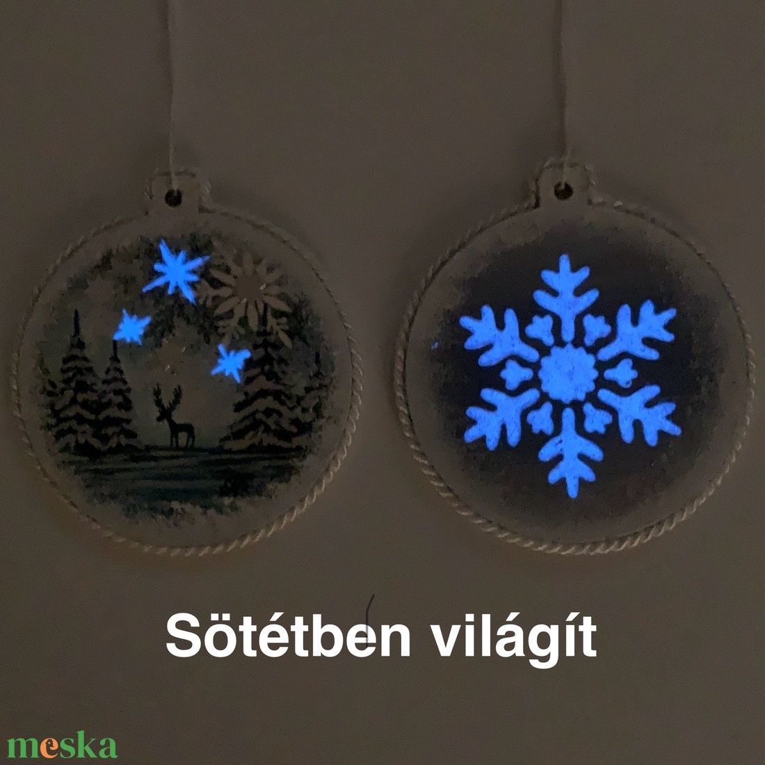 Karácsonyi függődísz szarvassal (kék-fehér) - karácsony - karácsonyi lakásdekoráció - karácsonyfadíszek - Meska.hu