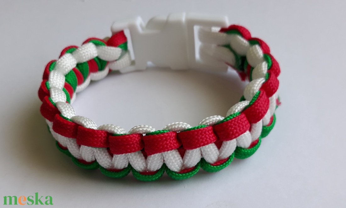 3 színű paracord karkötő fehér műanyag csattal - ékszer - karkötő - fonott karkötő - Meska.hu 3 színű paracord karkötő fehér műanyag csattal - ékszer - karkötő - fonott karkötő - Meska.hu