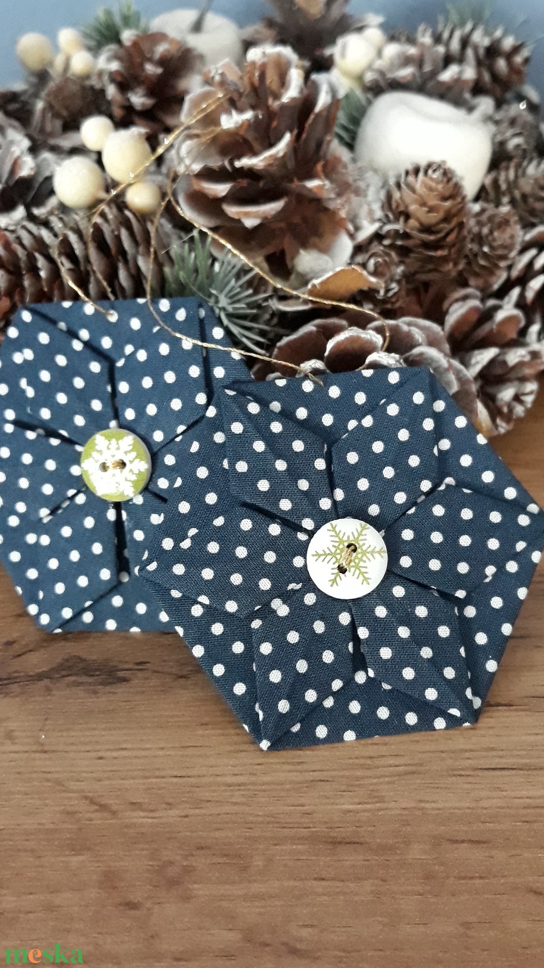 KIÁRUSÍTÁS! Hatszögletű origami hajtogatással készült kék-fehér pöttyös karácsonyfadísz - karácsony - karácsonyi lakásdekoráció - karácsonyfadíszek - Meska.hu KIÁRUSÍTÁS! Hatszögletű origami hajtogatással készült kék-fehér pöttyös karácsonyfadísz - karácsony - karácsonyi lakásdekoráció - karácsonyfadíszek - Meska.hu