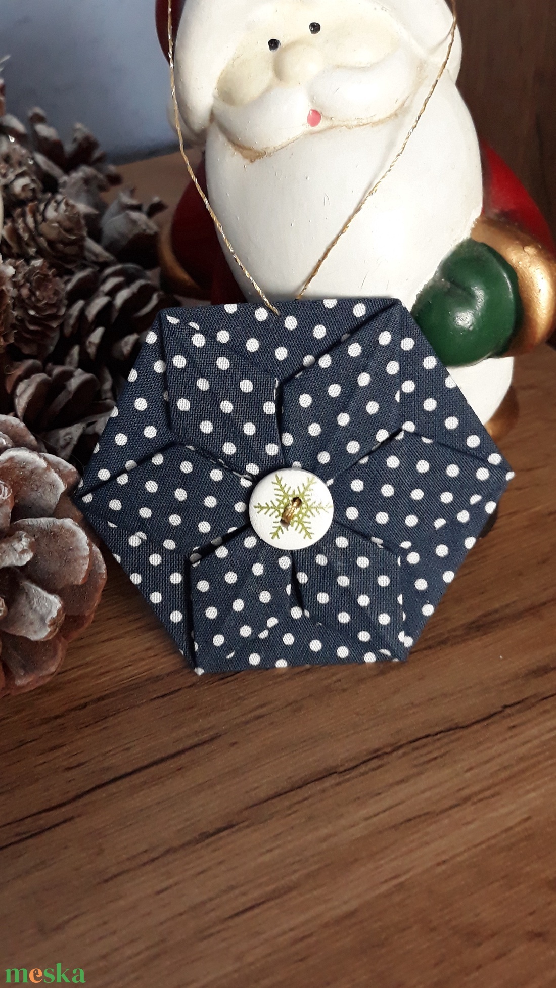 KIÁRUSÍTÁS! Hatszögletű origami hajtogatással készült kék-fehér pöttyös karácsonyfadísz - karácsony - karácsonyi lakásdekoráció - karácsonyfadíszek - Meska.hu KIÁRUSÍTÁS! Hatszögletű origami hajtogatással készült kék-fehér pöttyös karácsonyfadísz - karácsony - karácsonyi lakásdekoráció - karácsonyfadíszek - Meska.hu