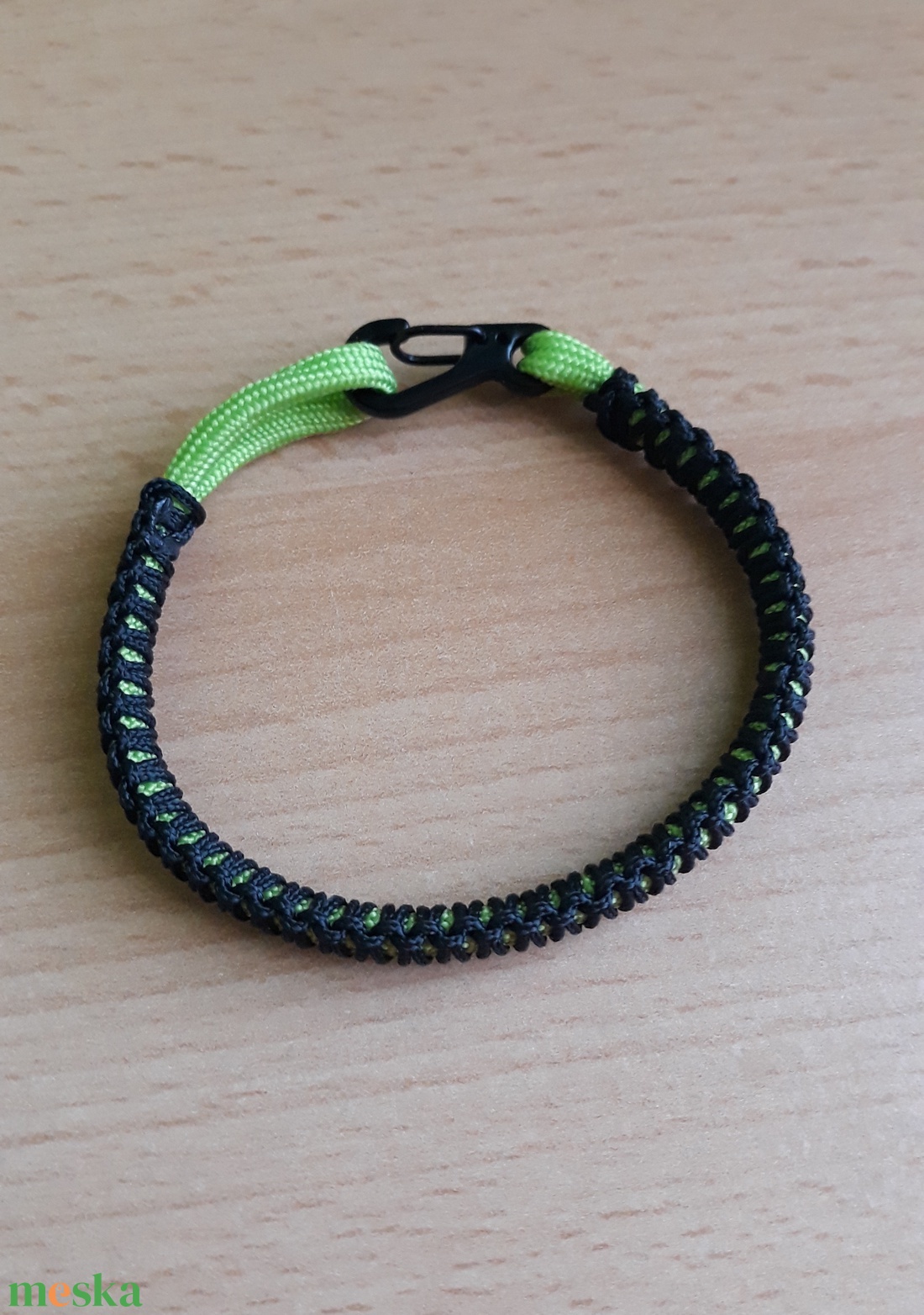 Fekete-banánzöld vékony paracord karkötő - ékszer - karkötő - fonott karkötő - Meska.hu