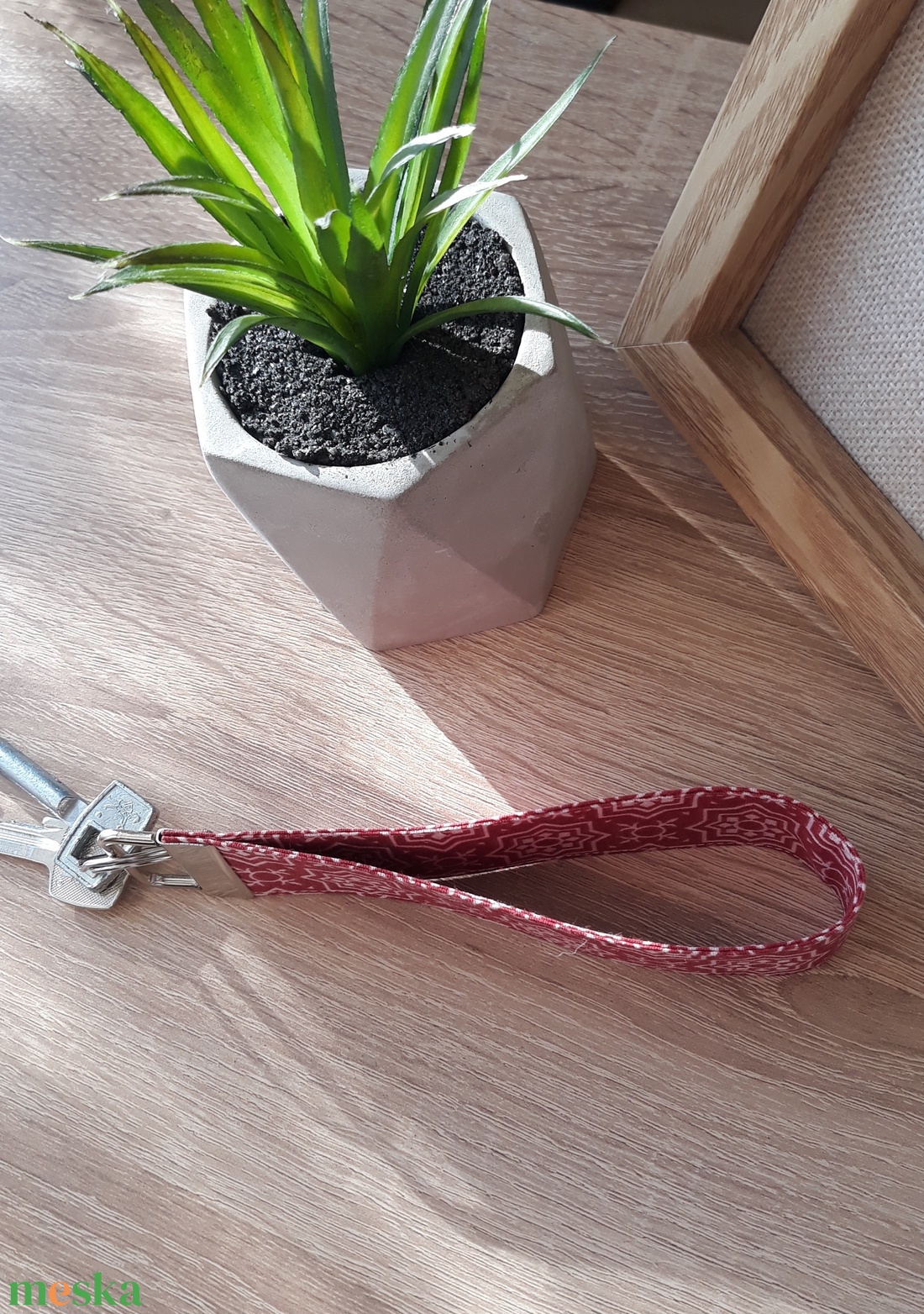 Absztrakt mintás, csuklóra is húzható textil kulcstartó kulcskarikával - táska & tok - kulcstartó & táskadísz - kulcstartó - Meska.hu Absztrakt mintás, csuklóra is húzható textil kulcstartó kulcskarikával - táska & tok - kulcstartó & táskadísz - kulcstartó - Meska.hu