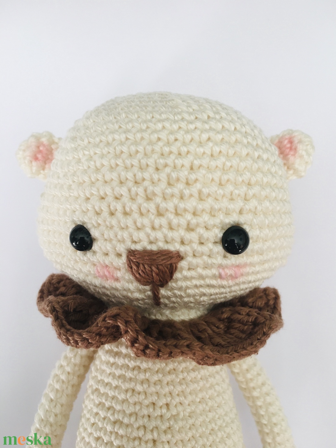 Horgolt fehér maci gallérral - Kedves mackó játék - Amigurumi maci figura - játék & sport - plüssállat & játékfigura - maci - Meska.hu Horgolt fehér maci gallérral - Kedves mackó játék - Amigurumi maci figura - játék & sport - plüssállat & játékfigura - maci - Meska.hu