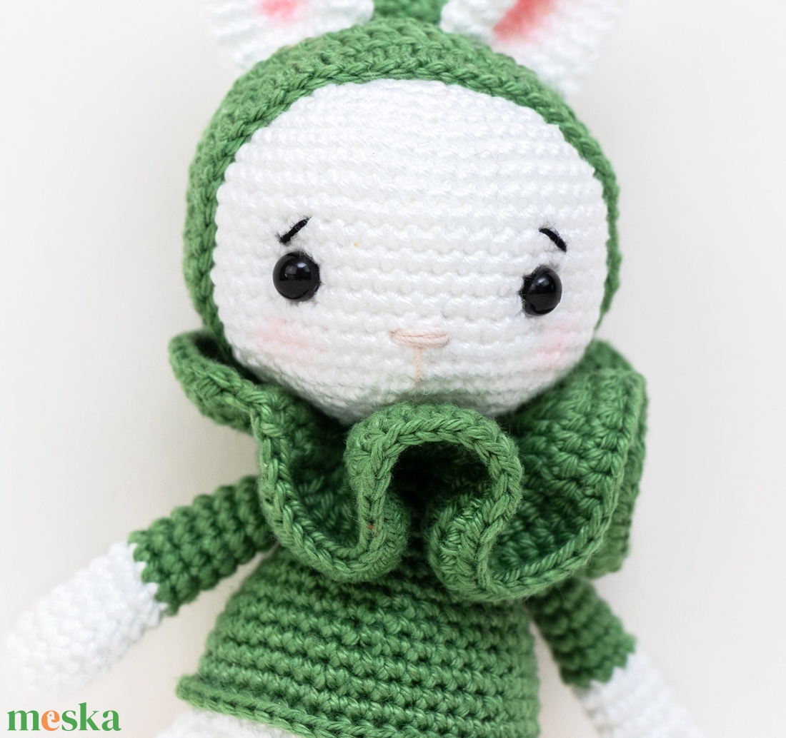 Horgolt zöld nyuszi sapkában - Amigurumi kisnyuszi hosszú lábakkal zöld színben - játék & sport - plüssállat & játékfigura - nyuszi - Meska.hu Horgolt zöld nyuszi sapkában - Amigurumi kisnyuszi hosszú lábakkal zöld színben - játék & sport - plüssállat & játékfigura - nyuszi - Meska.hu