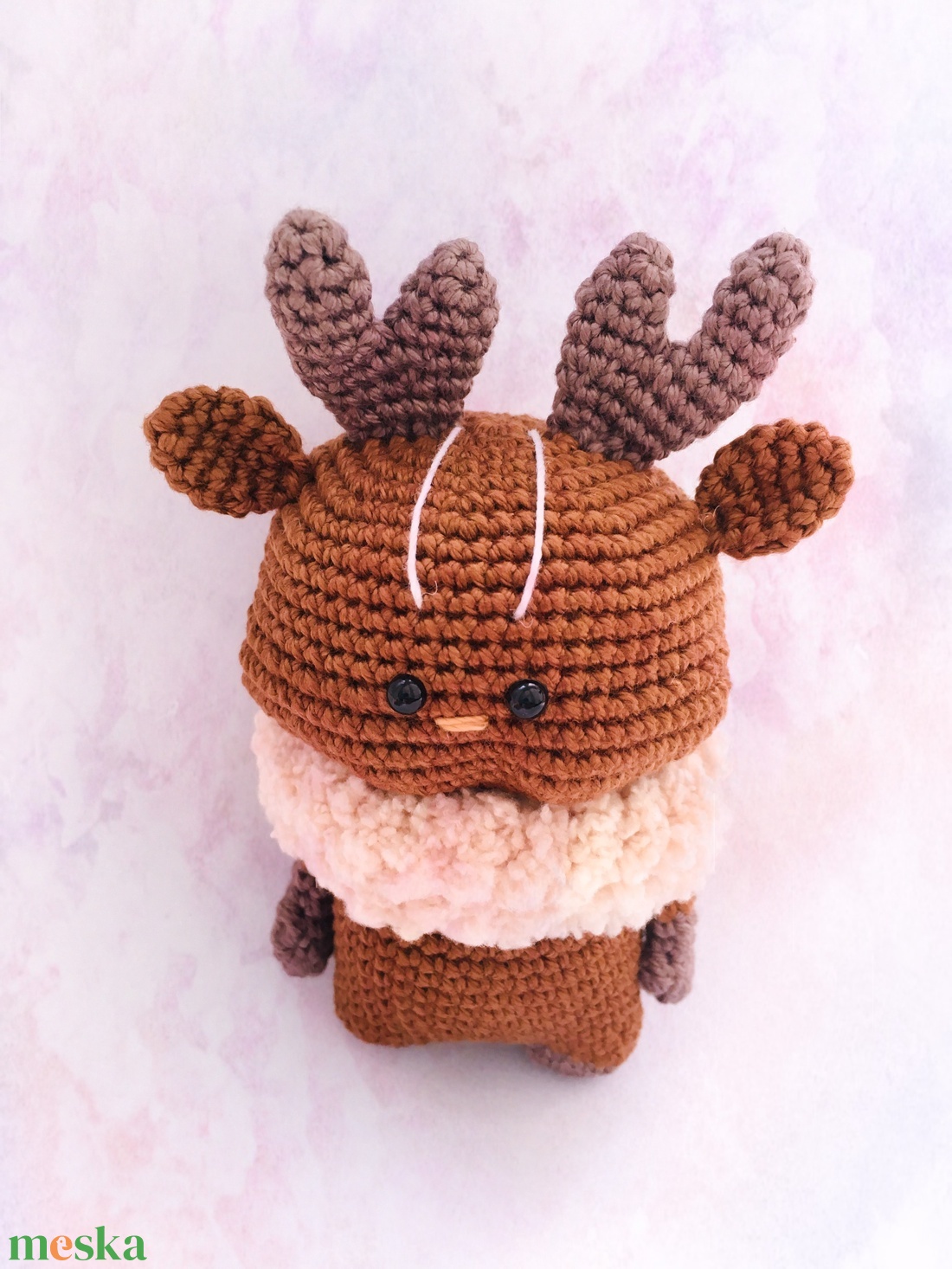 Horgolt rénszarvas pihe-puha sállal a nyakában - amigurumi szarvas fiú/lány - játék & sport - plüssállat & játékfigura - más figura - Meska.hu Horgolt rénszarvas pihe-puha sállal a nyakában - amigurumi szarvas fiú/lány - játék & sport - plüssállat & játékfigura - más figura - Meska.hu