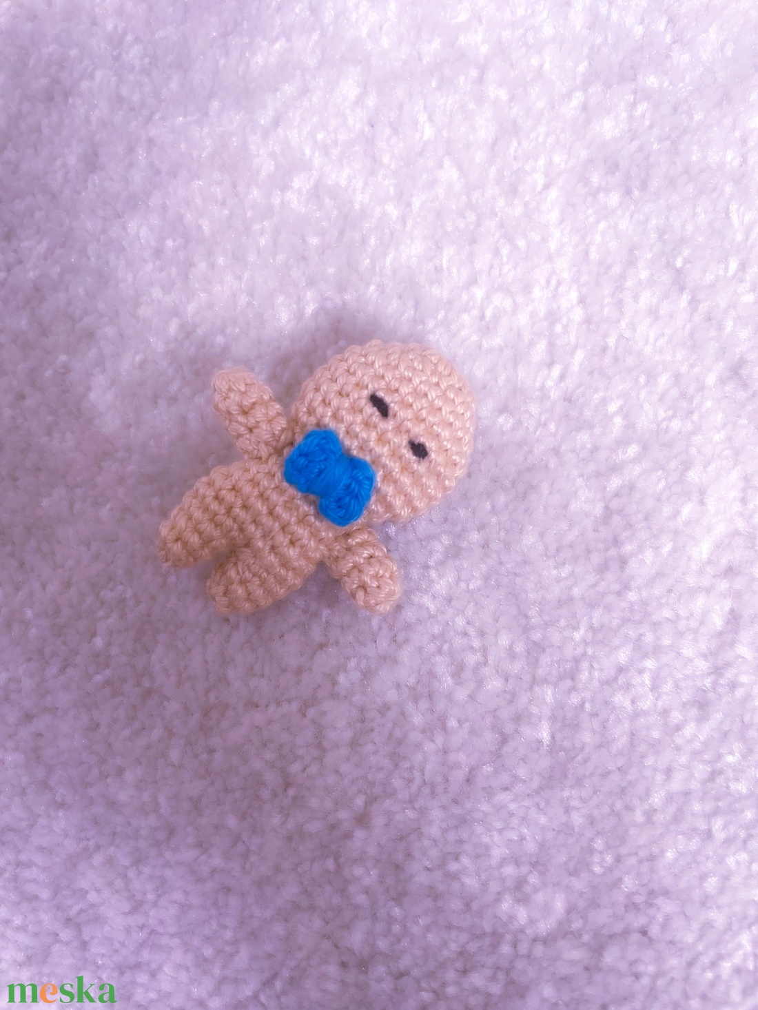 Horgolt mézeskalács figura kitűző - vintage stílusú bross - fiúknak és lányoknak kiegészítő - ékszer - kitűző és bross - Meska.hu